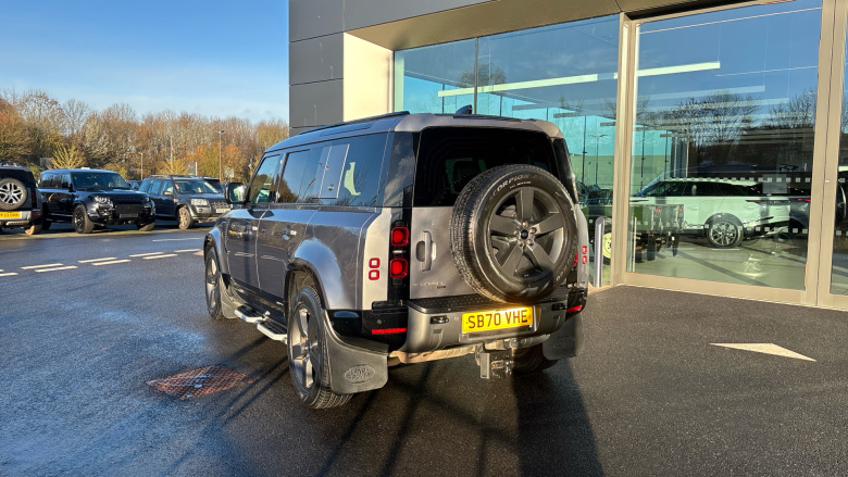 Land Rover Defender 3.0 D300 X-Dynamic HSE 110 5dr Auto Diesel Estate
